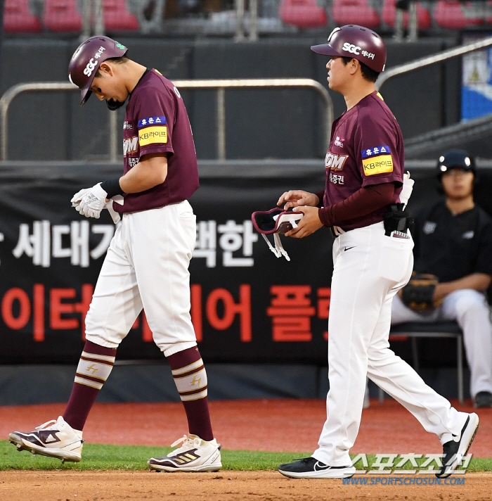 '4타수 무안타+실책성 플레이' 본인에게 화가 난 '야구천재' 이정후..…