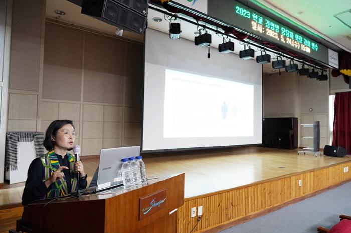 인천성모병원 이진 교수, 학교 감염병 담당자 역량 강화 연수 교육