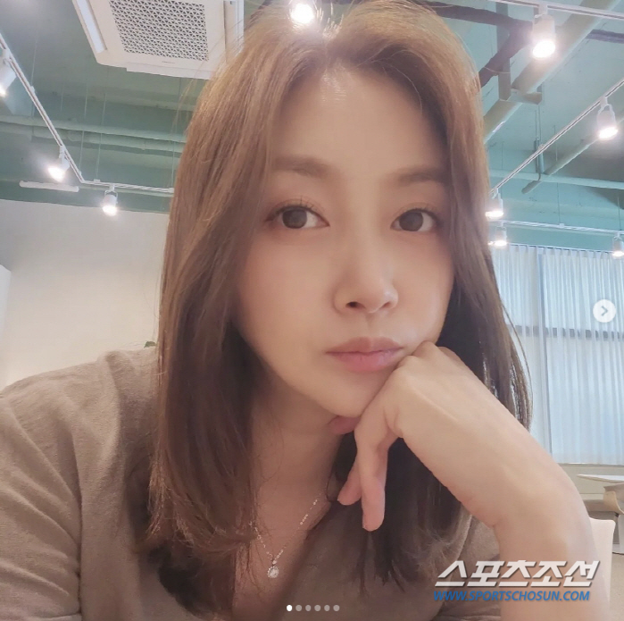 허영란, '대전 이상순' ♥남편의 명품백 선물에 "울 남편밖에 없네!"
