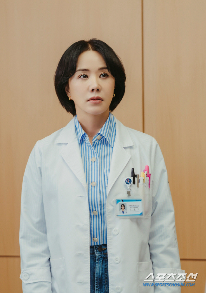 [SC프리뷰]'차정숙' 엄정화·명세빈, 불꽃 대치…사이엔 낀 김병철 그리…