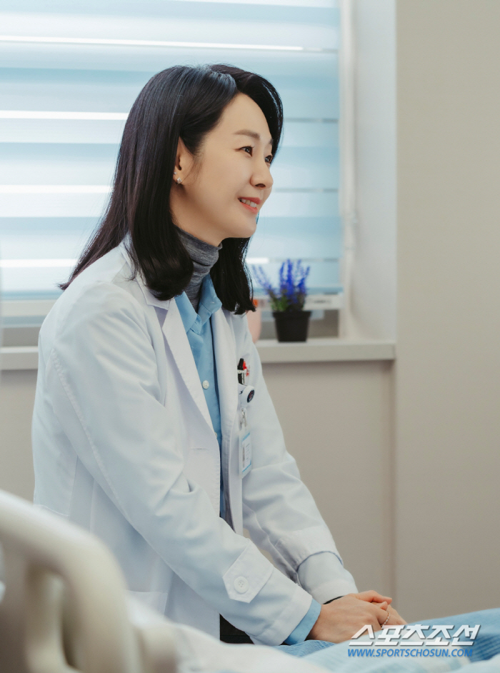 [SC프리뷰]'차정숙' 엄정화·명세빈, 불꽃 대치…사이엔 낀 김병철 그리…