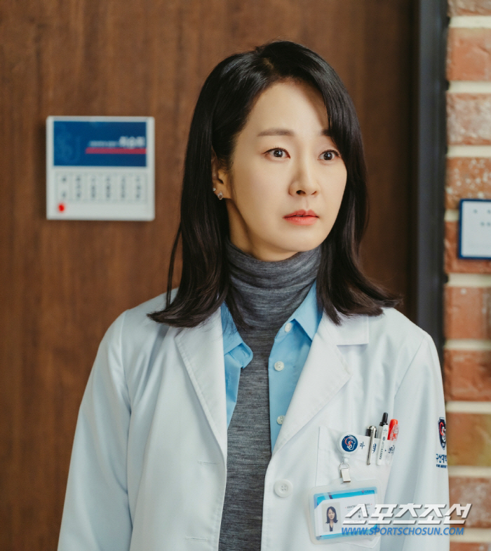 [SC프리뷰]'차정숙' 엄정화·명세빈, 불꽃 대치…사이엔 낀 김병철 그리…