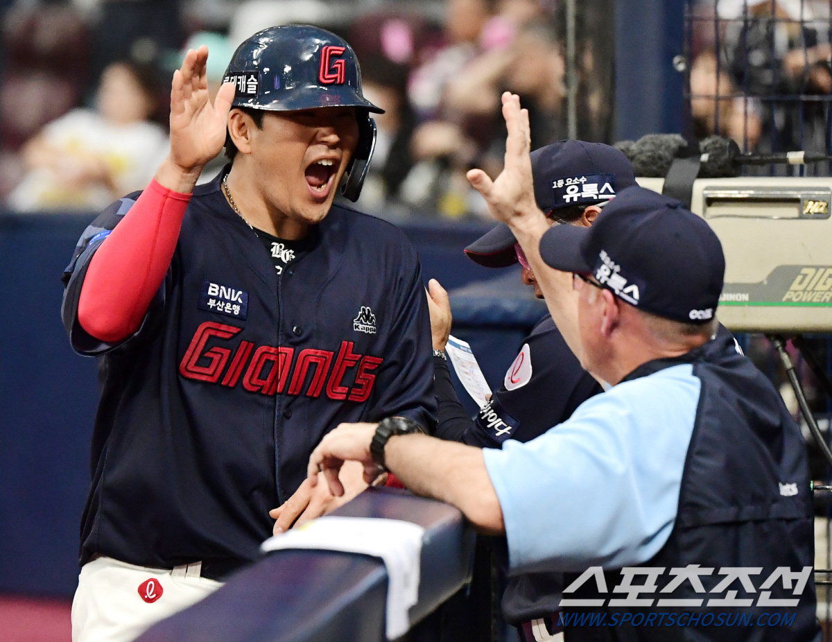 고척돔을 안방으로 만든 롯데 타선, 7회 8안타 쏟아내 6득점, 3연승에…