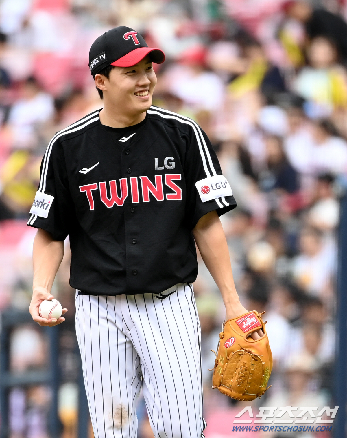 강팀과 약팀의 차이... 실책 3개 LG가 4개 KIA에 7대0 완승. …