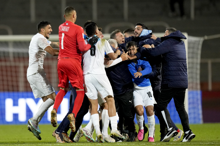 '아리가또 재팬!' 韓에 U-20 월드컵 16강 티켓 선물하고 '사실상 …