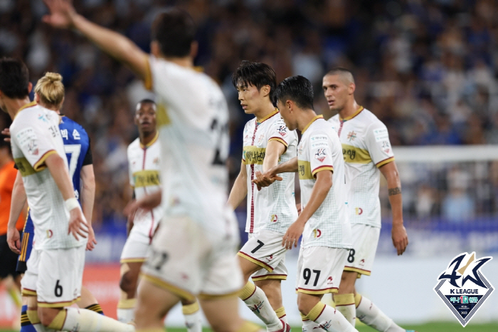'1-0→1-3→3대3' 주민규 추격·동점골 울산, 대전전 짜릿 무승부……