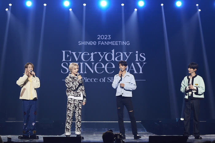 "올해는 우리의 해"…샤이니, 102개국 팬덤 울린 데뷔 15주년 기념 …