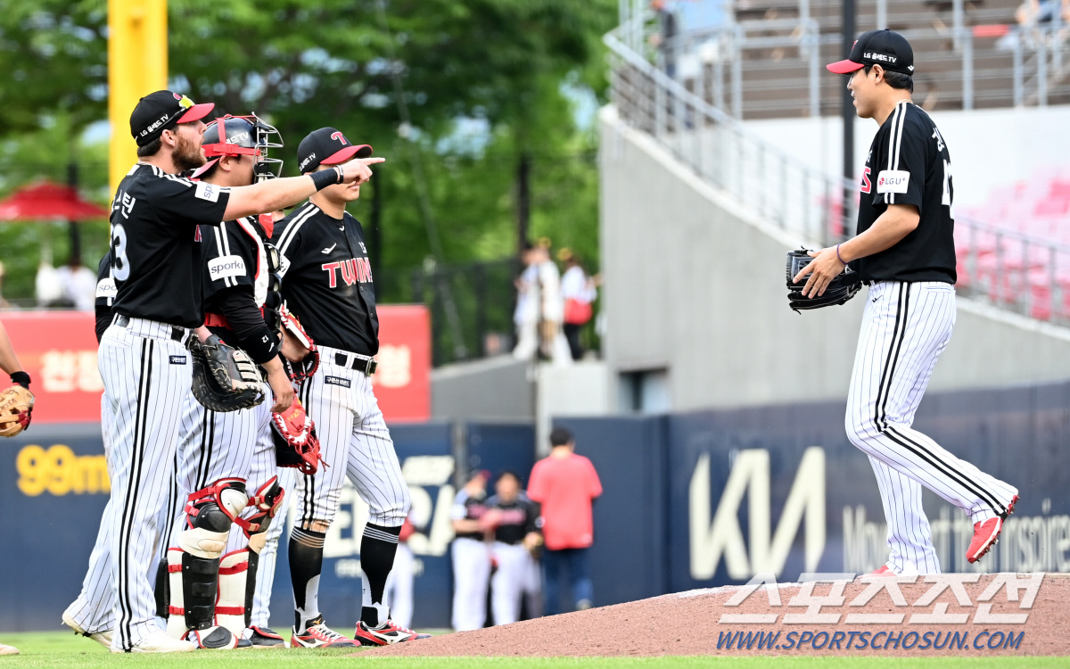 '이겼는데 왜들 화가 났어?' 사라진 베테량 향해 레이저 눈빛 발사한 쌍…