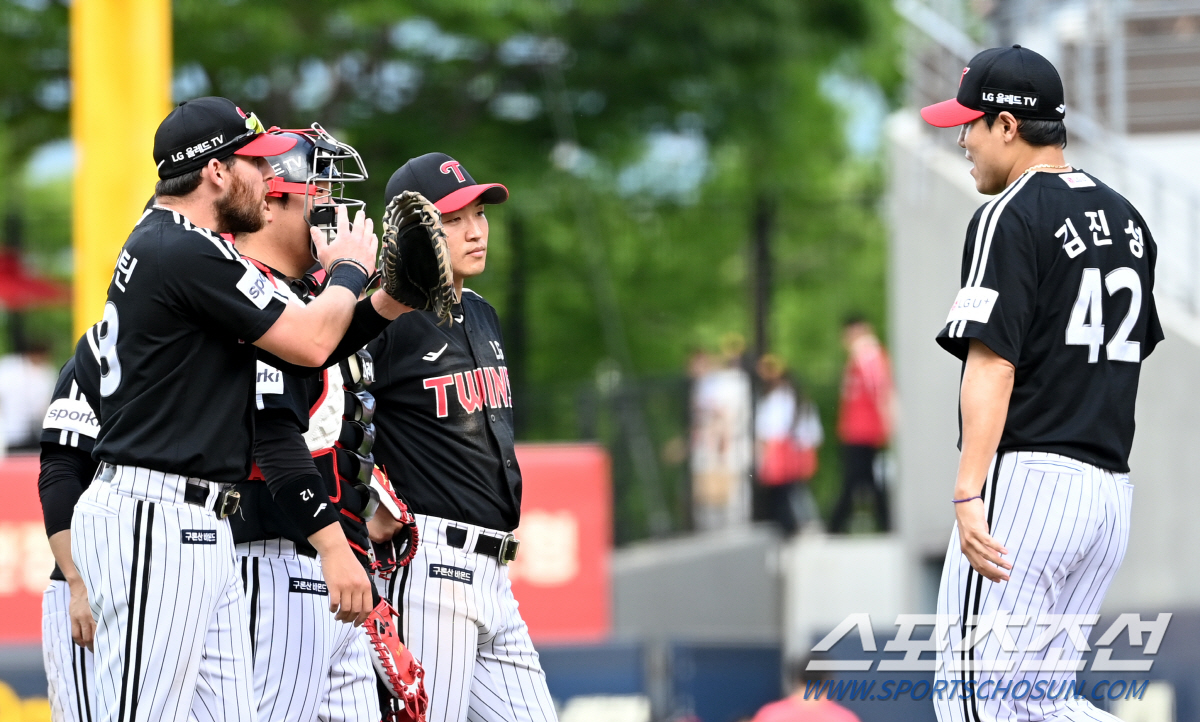 '이겼는데 왜들 화가 났어?' 사라진 베테량 향해 레이저 눈빛 발사한 쌍…