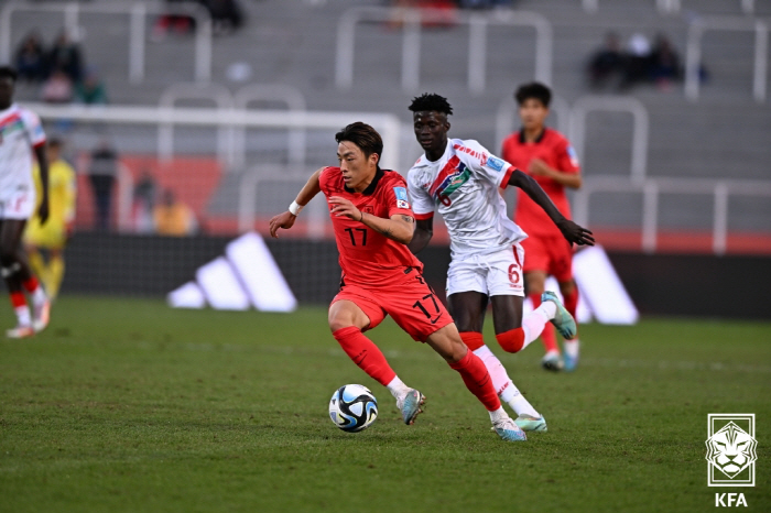 '韓 축구 새 역사' 김은중호 U-20 WC 조별리그 첫 무패 통과, 1…