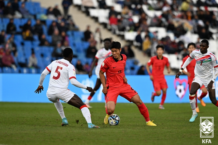'韓 축구 새 역사' 김은중호 U-20 WC 조별리그 첫 무패 통과, 1…