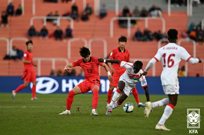 '韓 축구 새 역사' 김은중호 U-20 WC 조별리그 첫 무패 통과, 1…