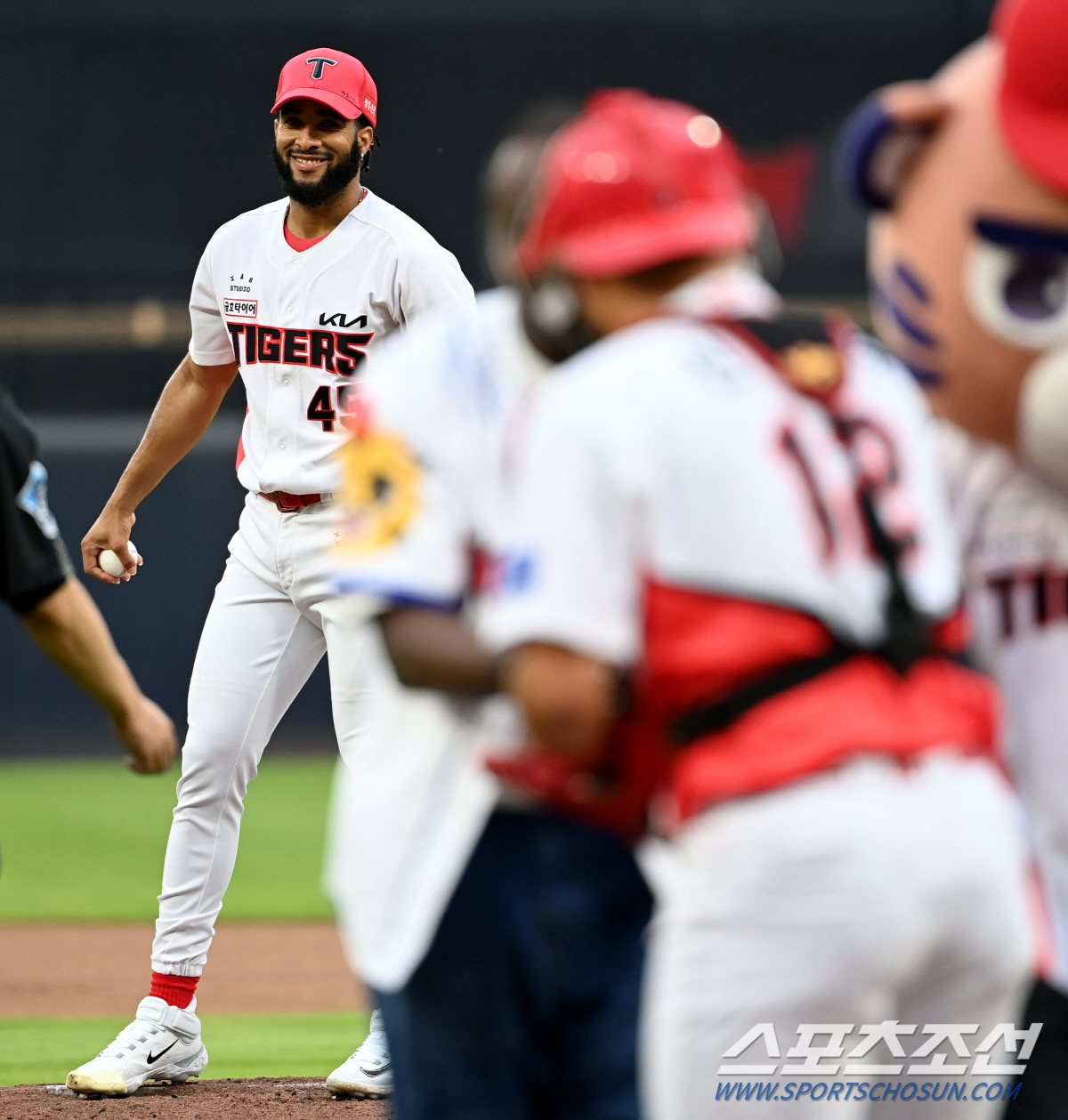 시구 스승된 대투수, 광주동성고 후배 투구 지켜보며 안절부절한 사연은?