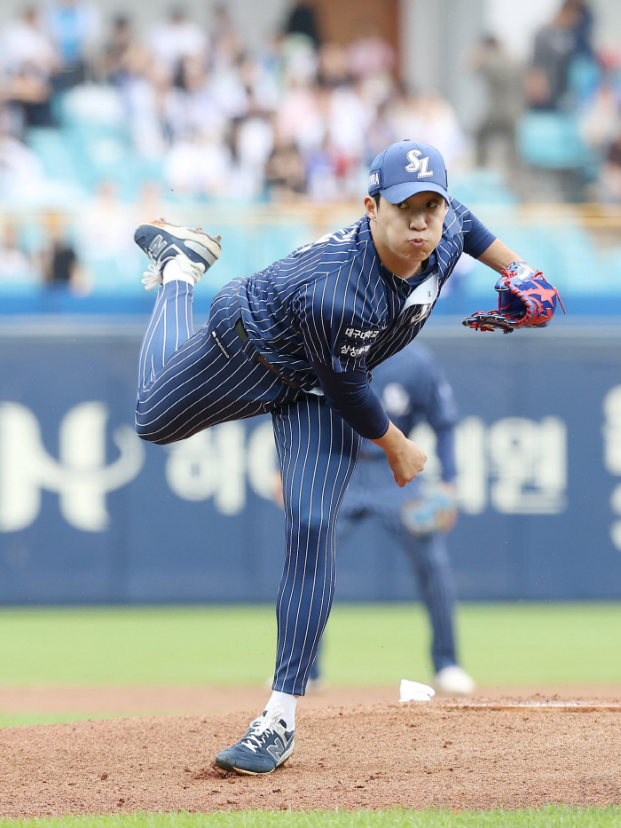 "힘 들었다. 악착같이 던졌다" 5월 첫 승, 화두는 145㎞, 오기를 …