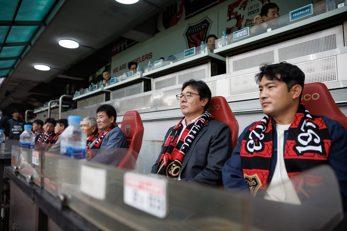 [현장 리뷰]'원맨쇼' 고영준 40m 돌파→결승골, '쉰 살' 된 포항 …