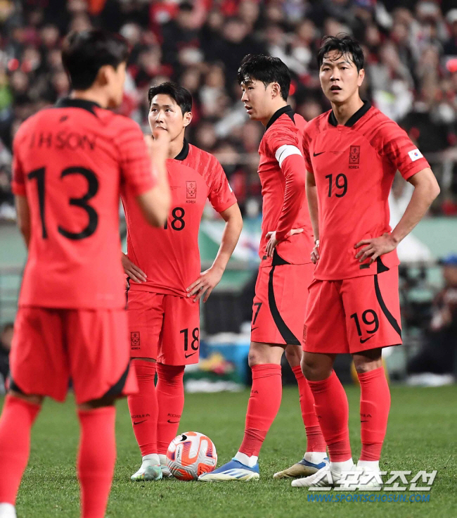 클린스만호 첫 승 '경고등', 김민재 불투명→김영권 햄스트링 부상…홍명보…
