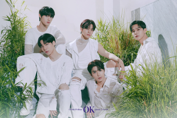 CIX, 컴백 첫날 글로벌 차트 강타…'세이브 미, 킬 미' 성공적 포문