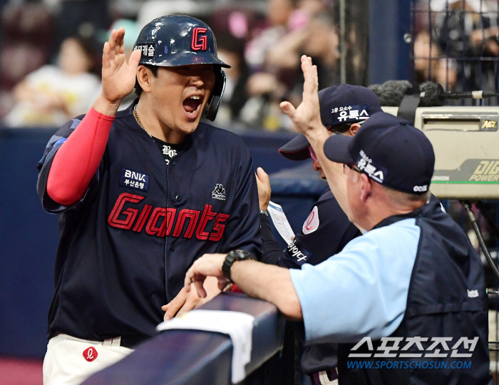 돌아온 황성빈 2번, 엘잘알 유강남 5번. 롯데의 LG전 필승 라인업 공…