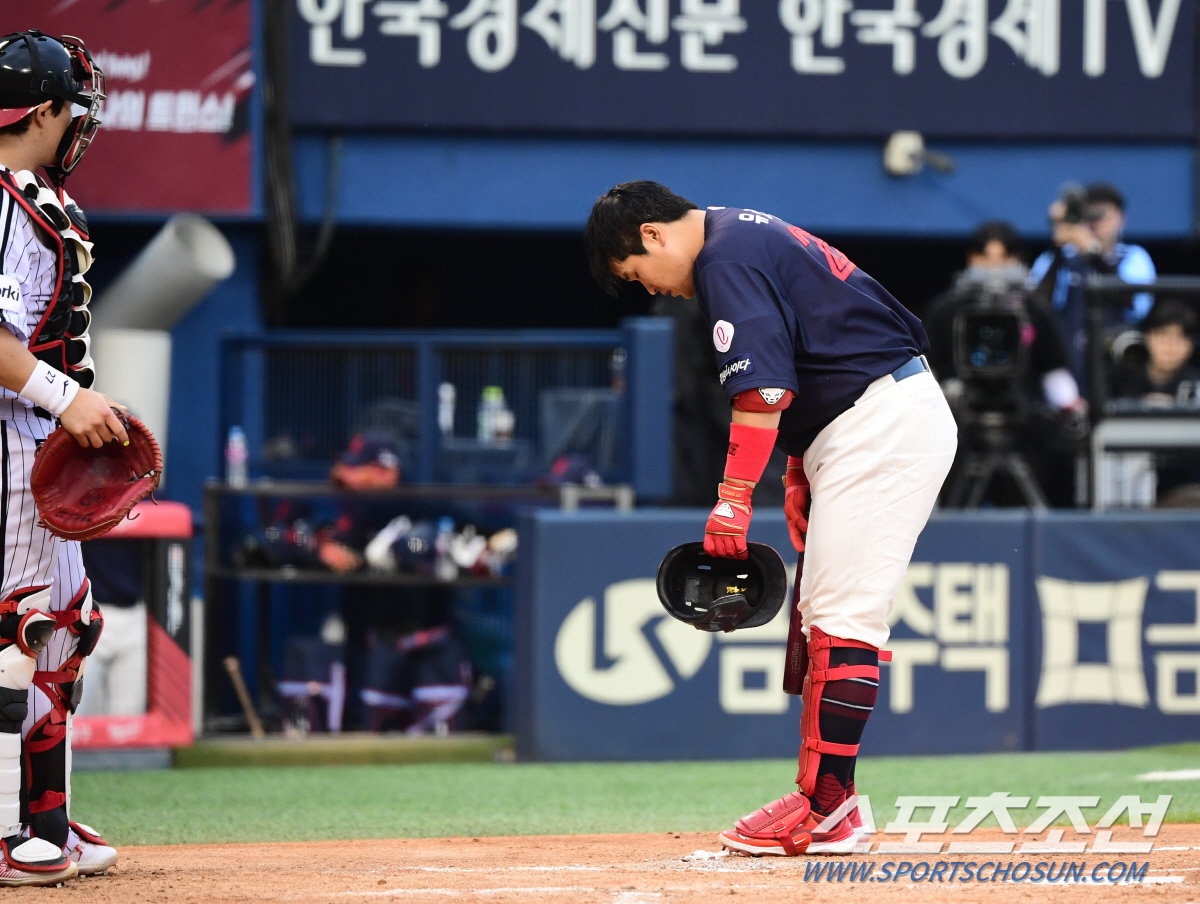 "마음이 이상했다." 12년을 뛴 잠실에 온 롯데 주전 포수. LG팬에 …