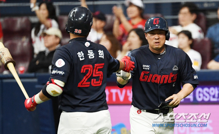 5:6→12:8→7:8. 36안타-31안타... 화끈했던 첫 3연전. 두…