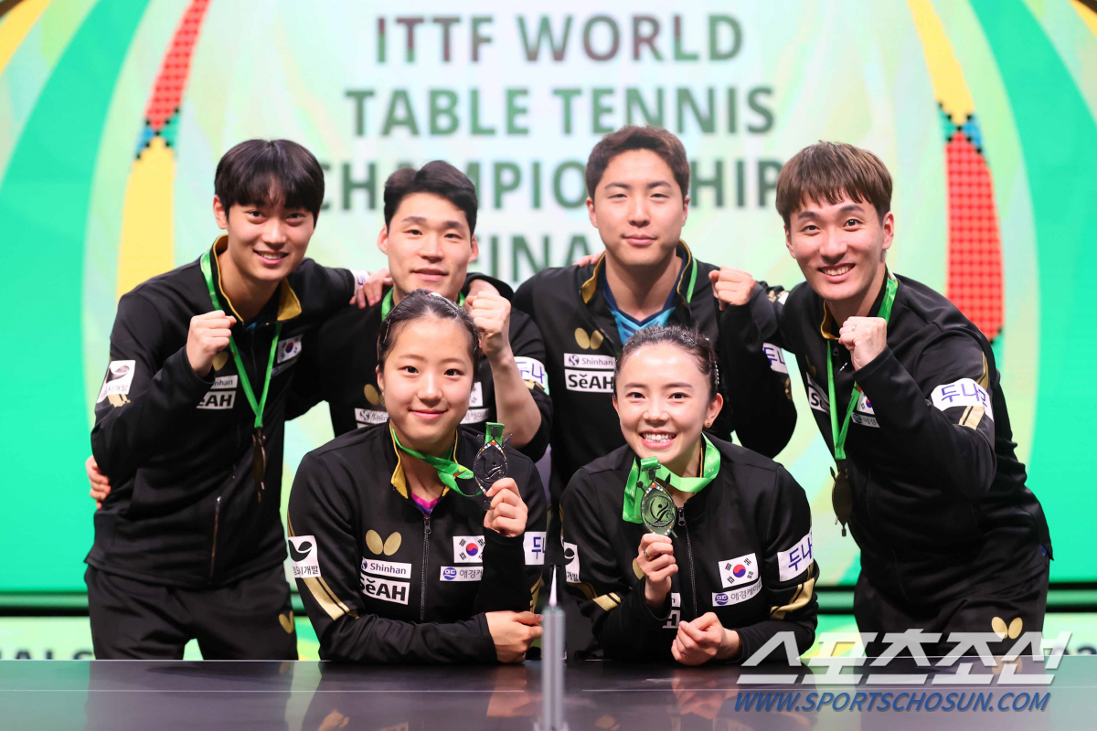 남녀복식 은메달조 장우진-임종훈/신유빈-전지희조. 남자복식 동메달 이상수-조대성조. 사진제공=대한탁구협회