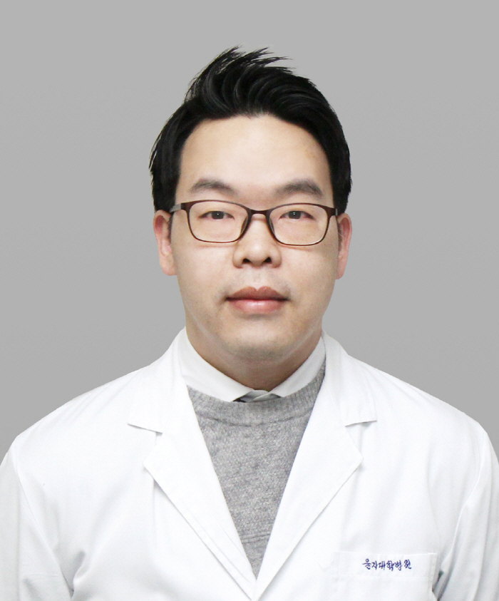 허리디스크·척추관 협착증의 차이? 허리 굽혀보면 안다