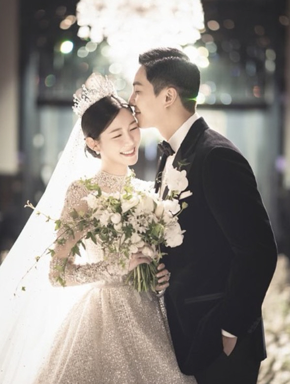 이승기, 363평 대저택 해명→SNS 돌연 삭제…결혼 후에도 '이슈의 중…