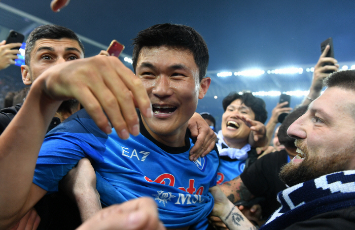 '유럽 전체가 들썩' EPL 최소 실점 뉴캐슬, 왜 김민재 원하나