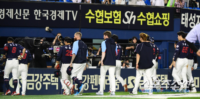 기대이상 엘롯라시코. 롯데-LG팬이 만나니 평일 2만명... 에이스 대결…