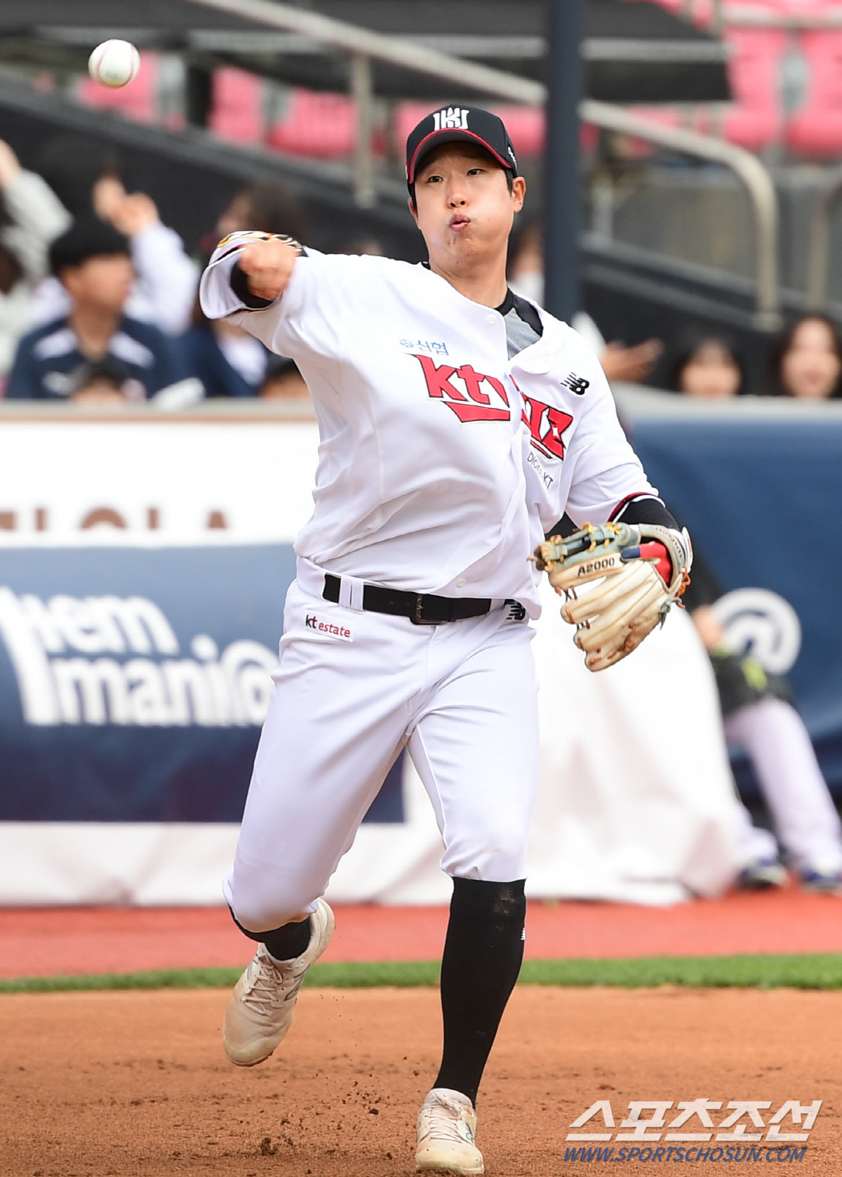 대졸입단→현역제대→2군 폭격…"소질 보인다" 또 '롯데표 트레이드 신화'…