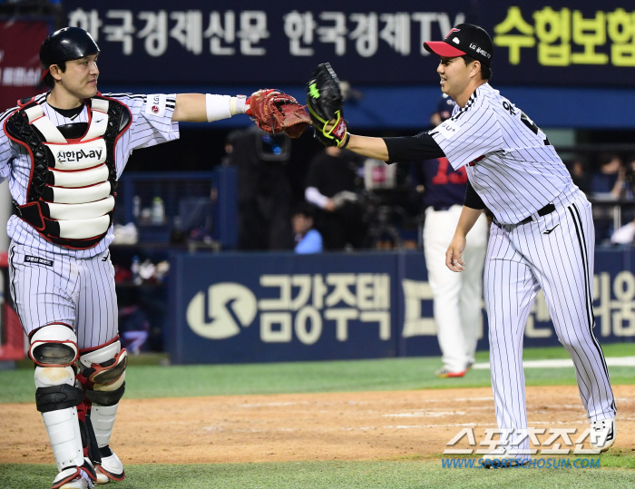 역전 위기 막고 데뷔 첫 승 따낸 4년차 신인... "신인왕은 명근이 응…