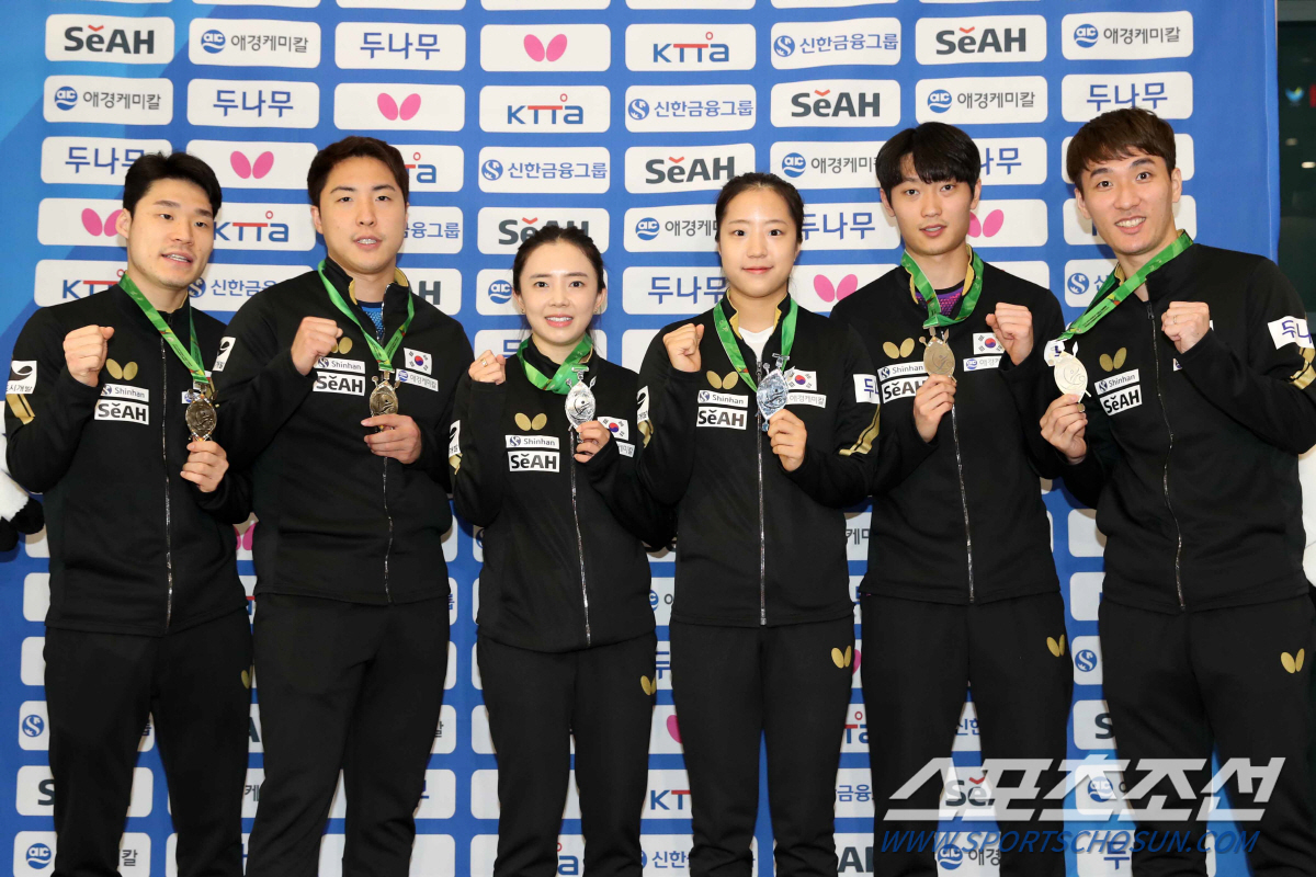 "더반의 감동,부산으로!" '은2동1'20년만의 최고성적 韓탁구 금의환향