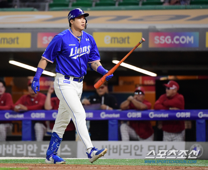 수사자 포효, 친정팀 앞 배트 직접 수거…48일 만의 홈런포로 혈 뚫은 …