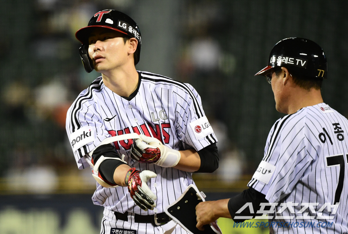 볼넷→도루→안타→도루→안타→도루. 운명의 5회. 옛 동료 약점을 파고든 …