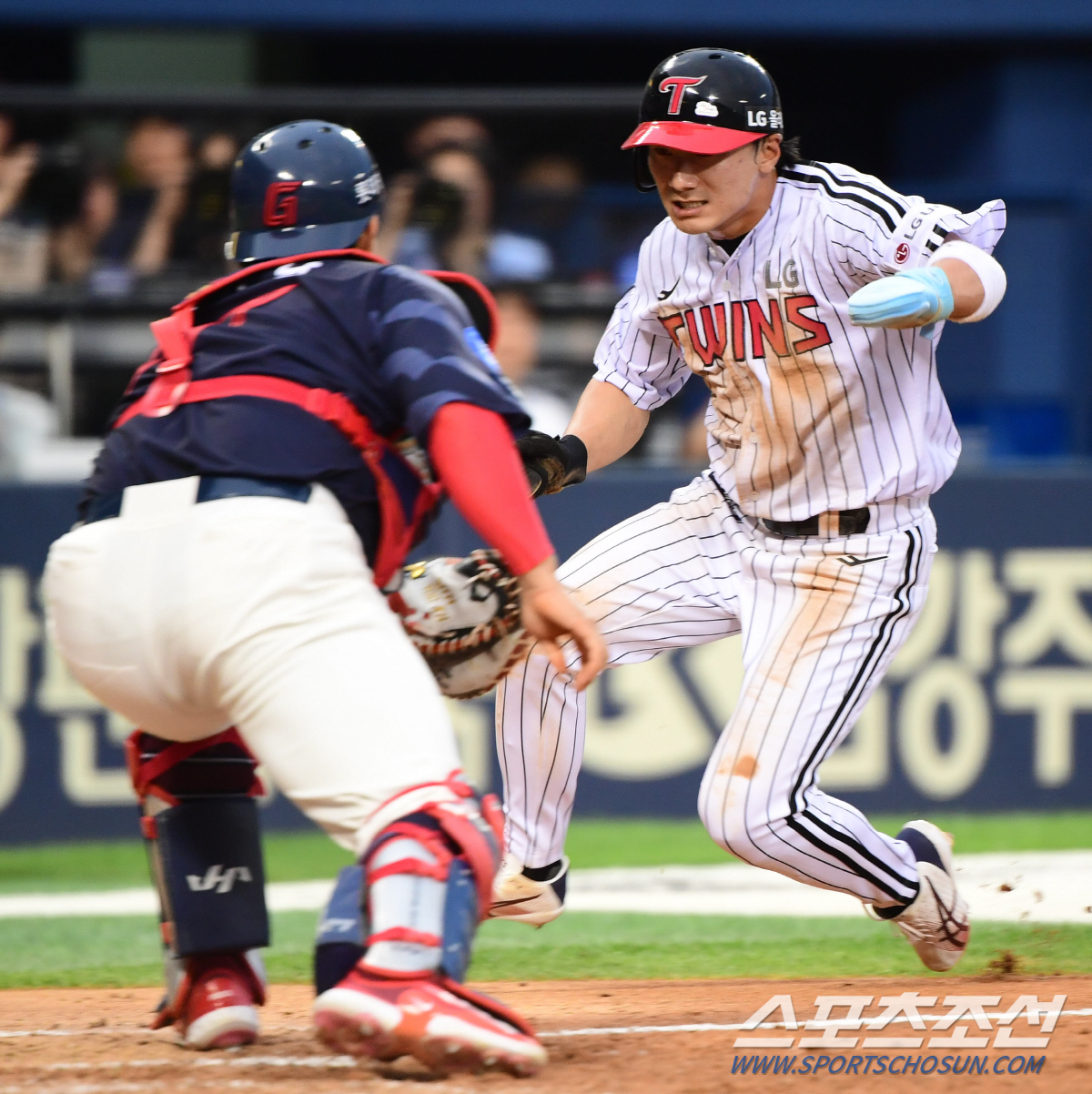 볼넷→도루→안타→도루→안타→도루. 운명의 5회. 옛 동료 약점을 파고든 …