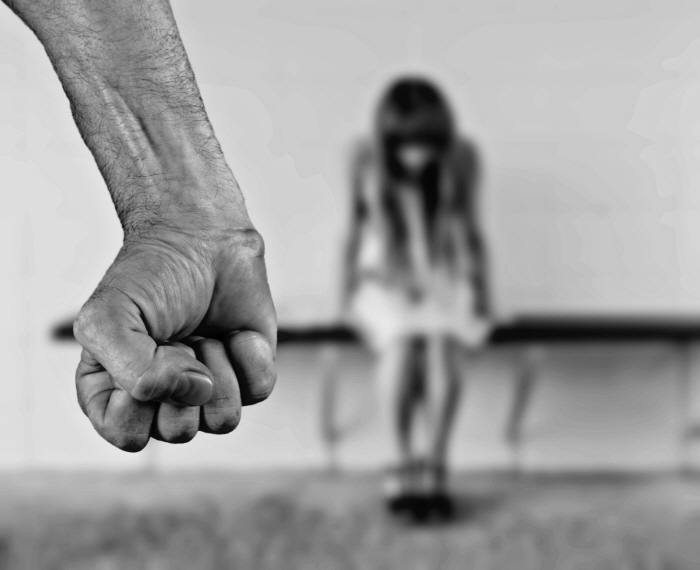 출근길 당한 '묻지마 폭행'…"가해자와 같은 아파트, 동에 살고 있습니다…