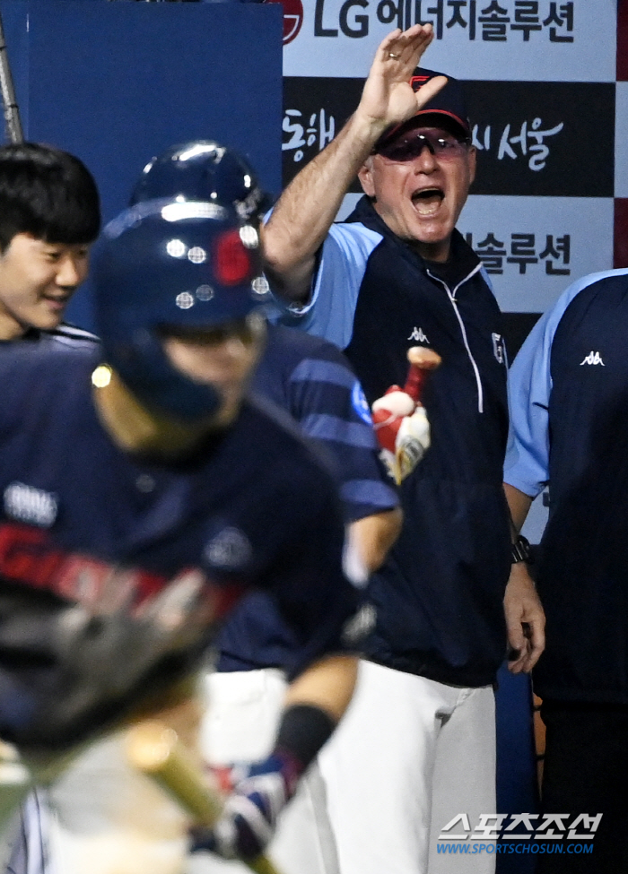 '8G OPS 0.947+43일만의 홈런포' 전 캡틴의 귀환? 우타자 고…