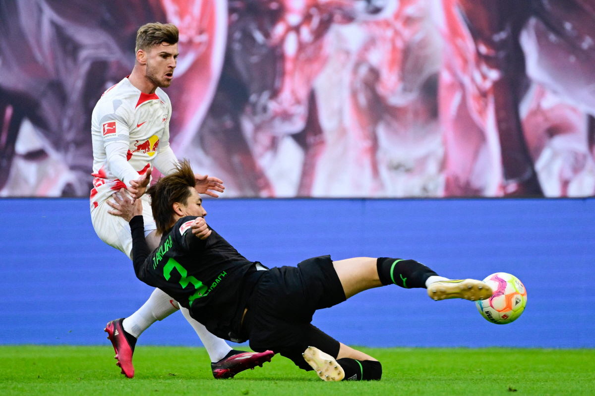 '철기둥 공백 메울 수 있나?' 김민재 공백 비상! 나폴리. 일본 최고 …