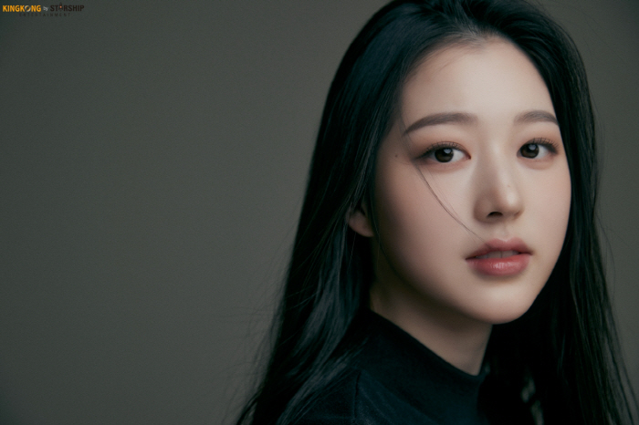[공식]'장원영 언니' 장다아, 2학년 5반 공주님 된다…'피라미드 게임…