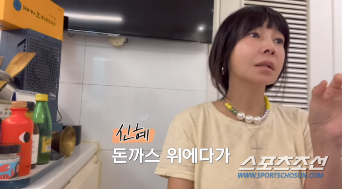 황신혜, 진짜 '60세' 맞아? 민소매 셔츠로 20대도 부러워할 팔 근육…