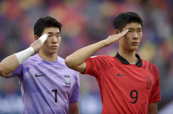 '이영준X배준호 골→쿠에로 PK 허용' 대한민국, 에콰도르에 2-1 전반…