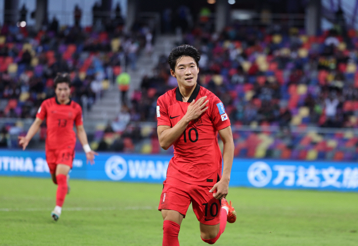 '이영준X배준호 골→쿠에로 PK 허용' 대한민국, 에콰도르에 2-1 전반…