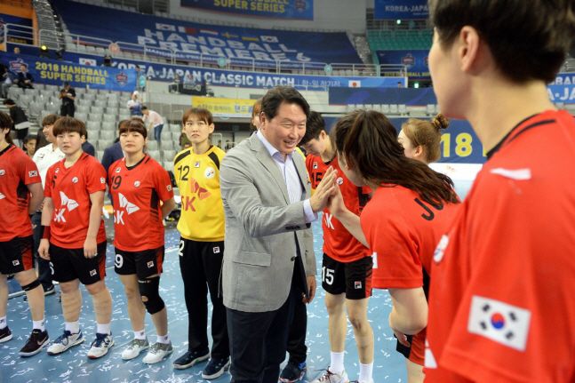 [단독]'프로화' 한국핸드볼연맹 설립, 최태원 회장 총재 겸직 예정