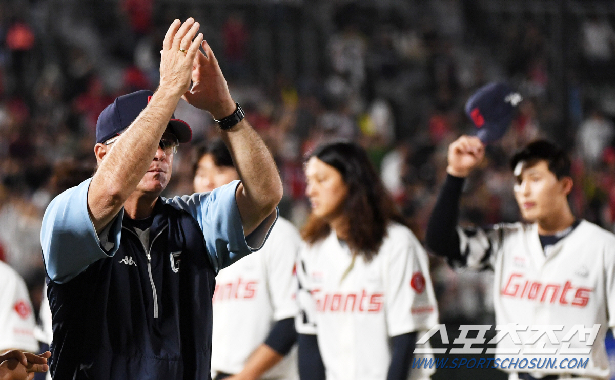 "불같은 타격→12점차 대승" 사령탑도 뜨겁게 화답했다 [부산승장]