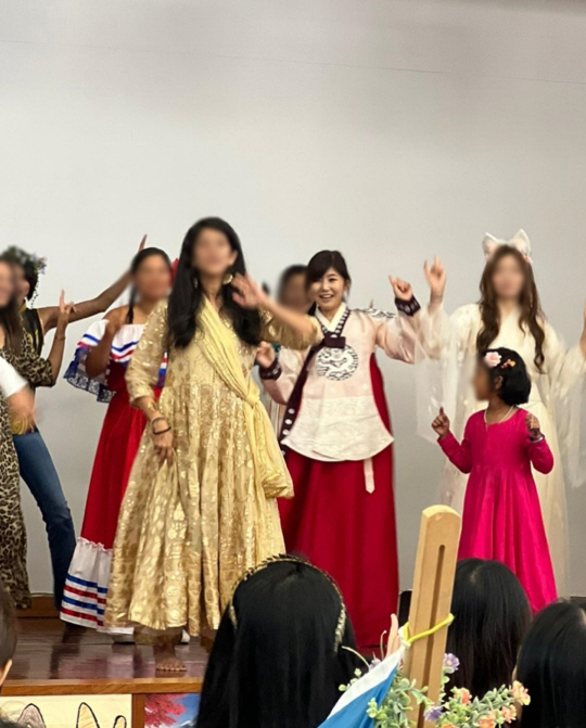 '금융맨♥' 강수정, 子 국제 학교 행사에도 적극적.."몸을 갈아넣어 함…