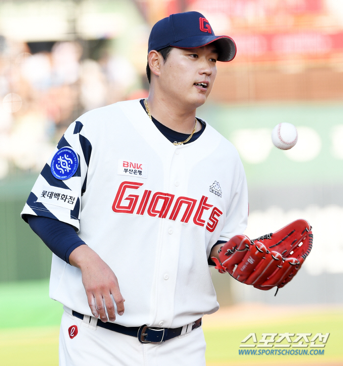 '0:3→4:3→5:5→6:5' 노진혁이 끝냈다! 달아오른 부산 여름밤 …
