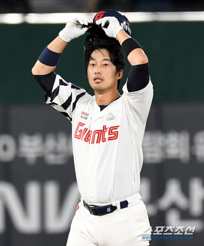 '주자 3루 4번→모두 득점' 대투수 무너뜨린 12점차 대승, 사령탑의 …