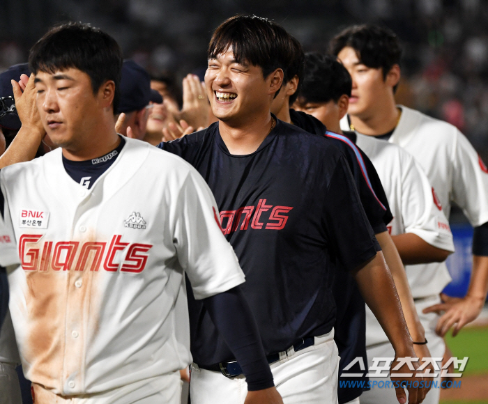 "사직 매진? 승리로 보답" 4시간14분 혈투→9회말 끝내기승…외인 감독…