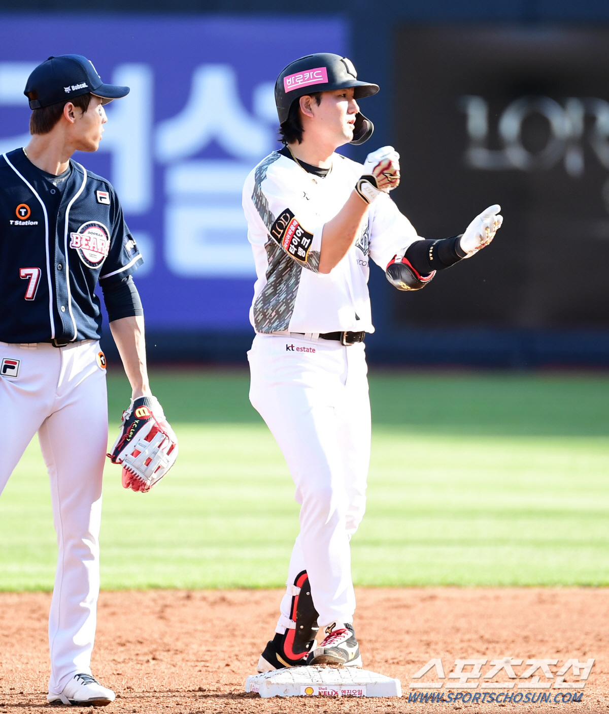 달라진 KT, 살아난 중심타선 2사 후 4득점, 환상의 릴레이투...두산…