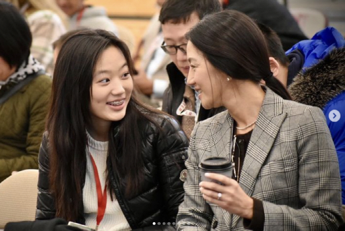 '하버드 출신♥' 김민, 딸 잘 키웠네..美 최고 명문고 입학식 포착